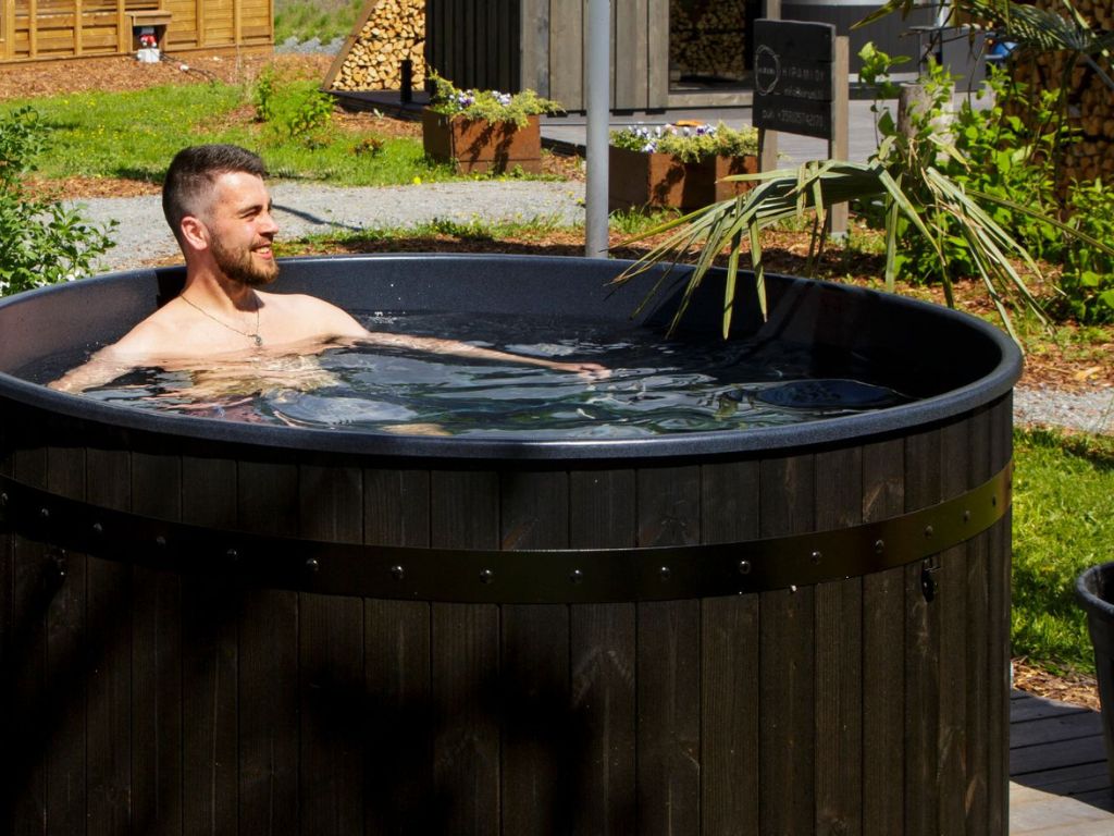 Harvia Legend Hot Tub – Finnisches Badefass mit Holzofen