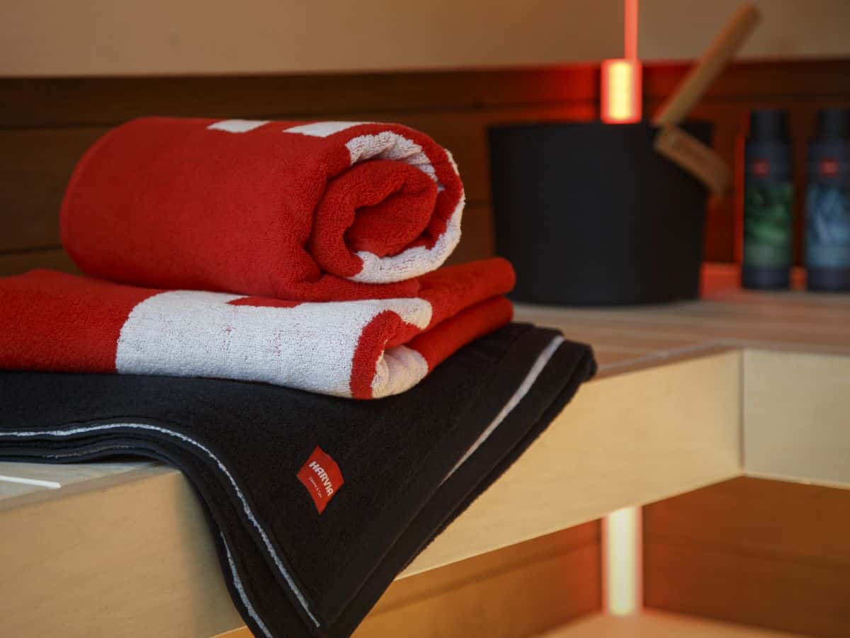 Harvia Handtuch 70 x 140 cm rot